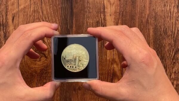 Bitcoin Coin Physical Bitcoin Collectible Tokens with Protective Case Blockchain Cryptocurrency for Home and Office Gift Decoration Q0119A - Image 3