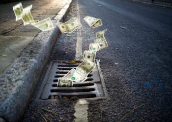 US Ethereum ETFs Record First Consecutive Outflow Weeks Since April — What’s Happening?