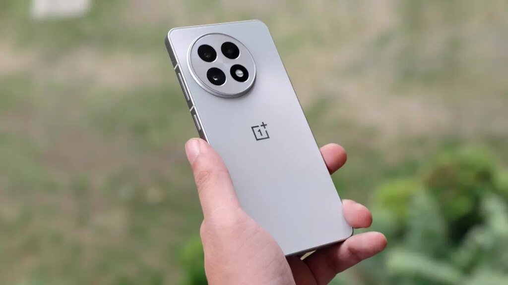 This midrange OnePlus phone outperforms pricier models – and it’s on sale at Best Buy