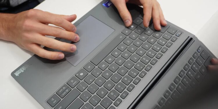 Waiting on large file transfers? How to zip files in Windows 11 like a pro (and save time) Waiting on large file transfers? How to zip files in Windows 11 like a pro (and save time)