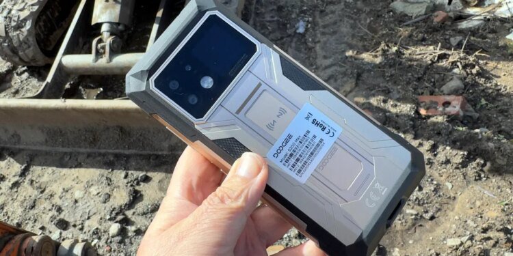 I tried living with a 22,000mAh Android for a week – here’s my buying advice now