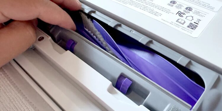 This robot vacuum at CES 2026 can find lost items on your floor and alert you of them