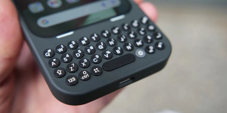 My search for the ultimate MagSafe accessory is over: This keyboard checks all the boxes