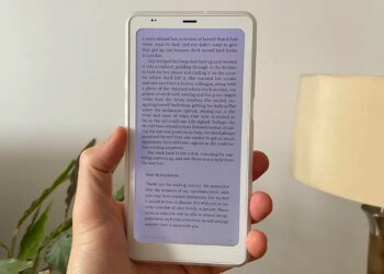 I put away my Kindle within minutes of using this handheld e-reader – and it runs on Android