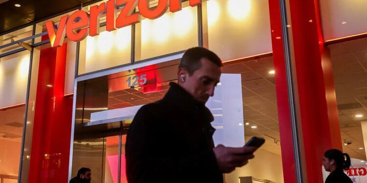 The Verizon outage fallout continues: FCC opens direct line for your complaints