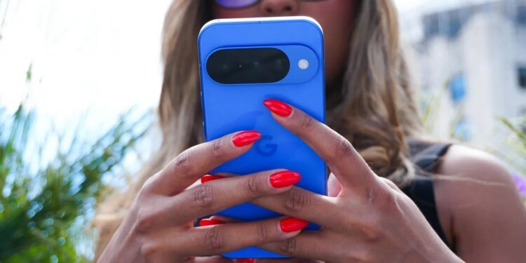 How to FaceTime on Android or your PC – no app needed