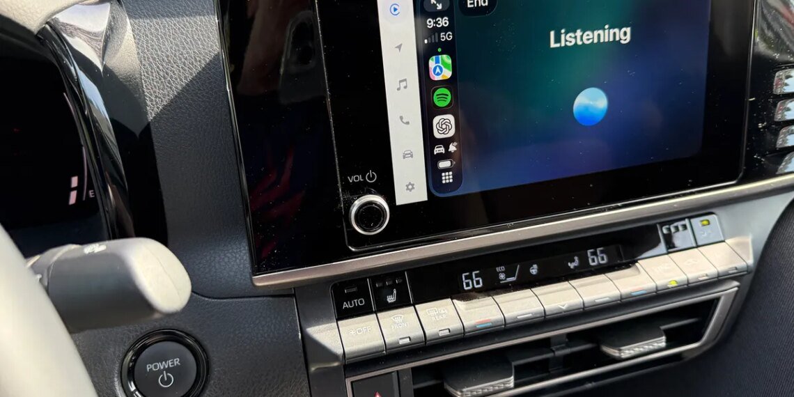 I tested ChatGPT and Perplexity AI as my CarPlay voice assistants – both made Siri look bad
