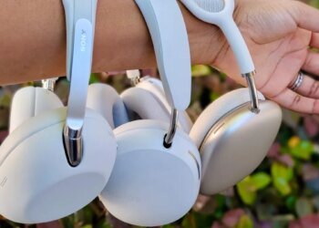 I flew 2,700 miles with Apple, Sony, and Sennheiser headphones – this pair had the best audio