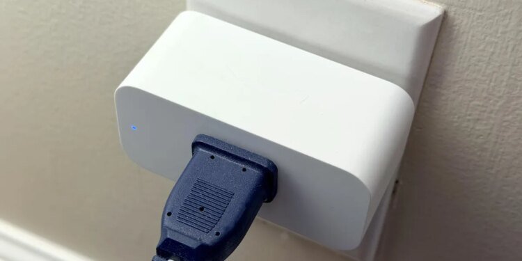 How I’m using this  smart plug to automate my house with voice commands