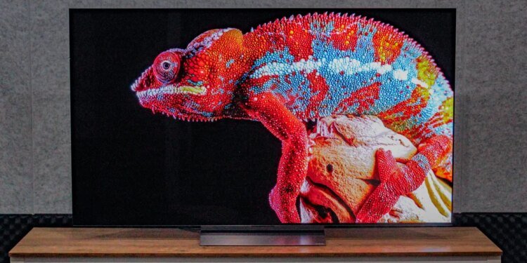 I tested the LG C6 OLED for a week, and its color accuracy and contrast levels left me in awe